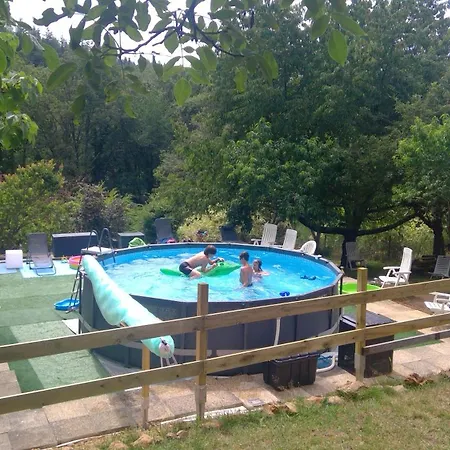 La Clef De Voute Amethyste Konukevi Saint-Genest