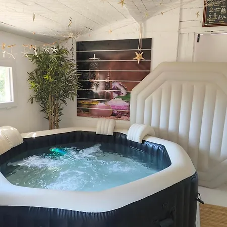 La Clef De Voute Amethyste Penzion *