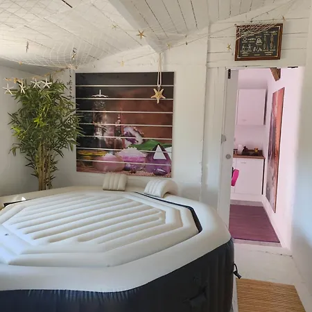 La Clef De Voute Amethyste Penzion *